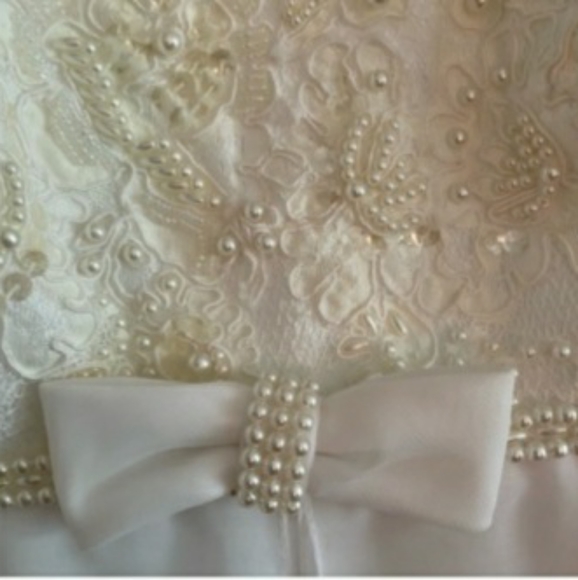 Vintage Mora Lee wedding dress - Picture 6 of 12